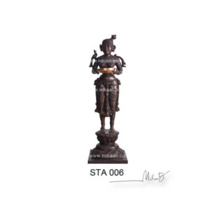 Exquisite Kerala Style Paavai Vilakku Statue